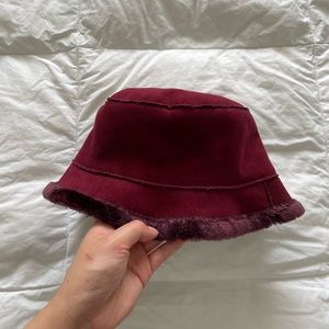 D&Y maroon fuzzy suede-like bucket hat